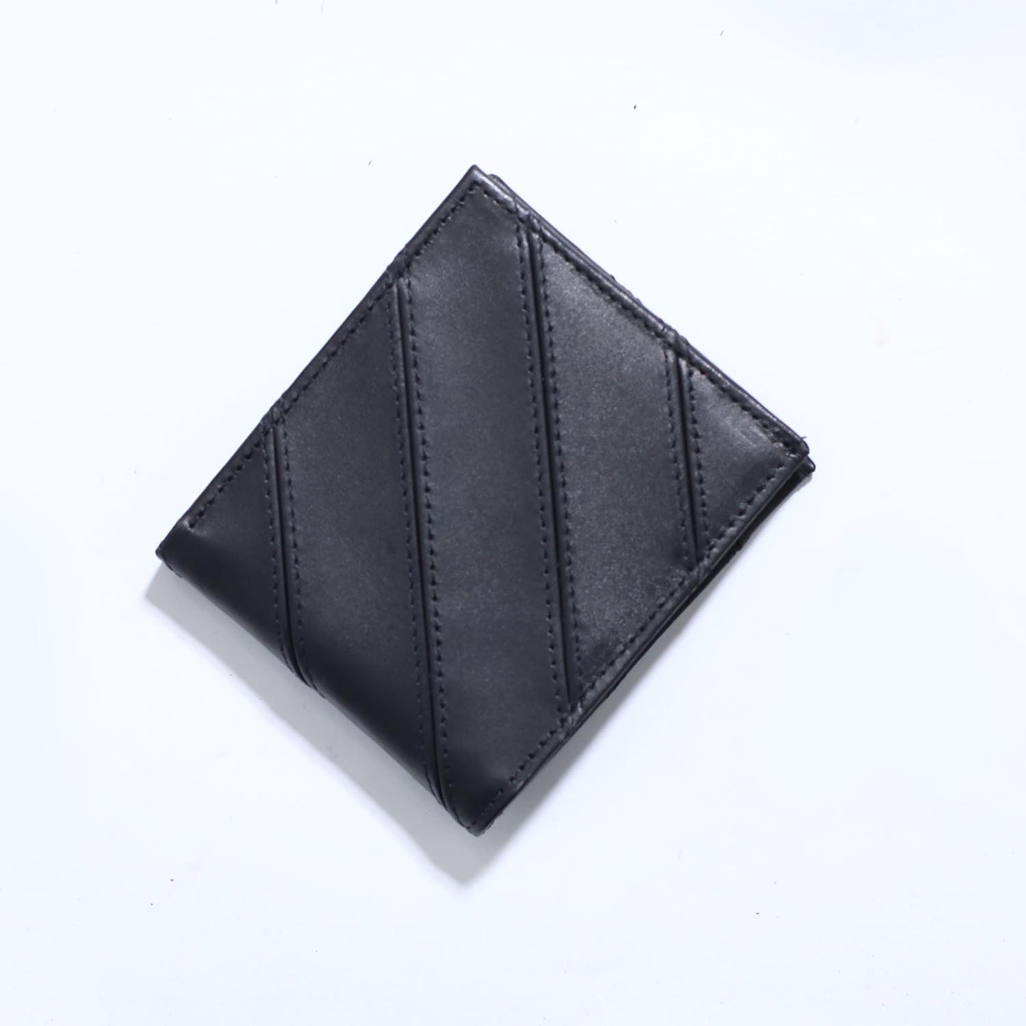 Urban Draak™ Diagonal Stitch Leather Wallet – Slim Bifold with Card Organizer