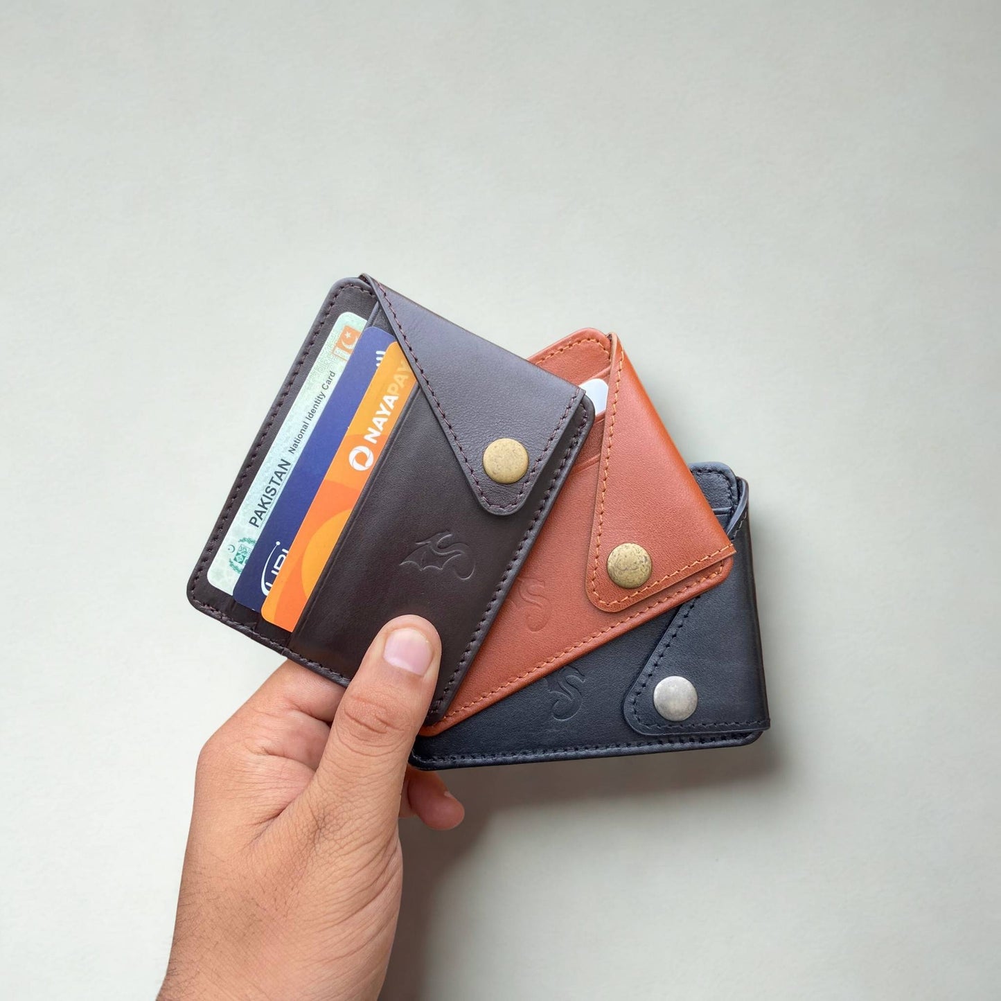 Urban Draak™ Slim Leather Card Holder – Compact Design with Snap Button Closure